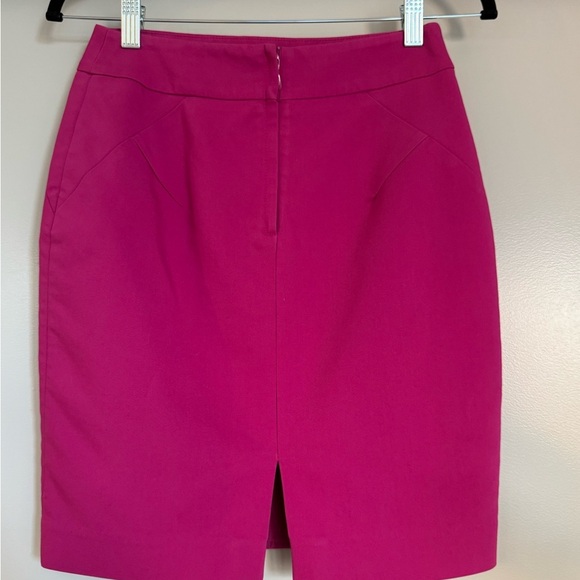 H&M Fuchsia Pencil Skirt - Picture 2 of 9